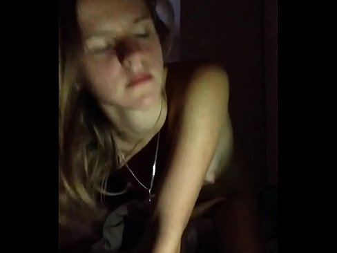 ❤️ Puella masturbates et cums Sex video  apud nos